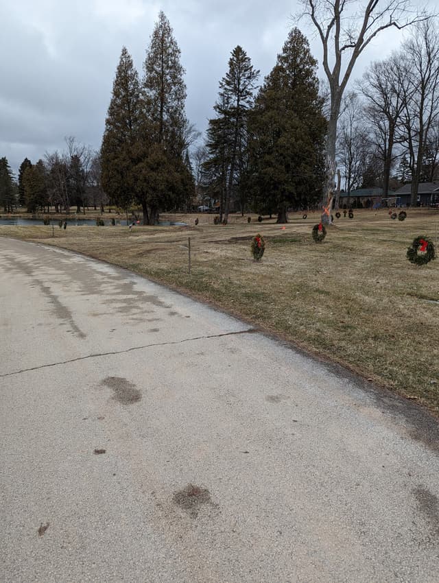Multiple Graves for Sale - Highland Memorial Park - New Berlin (2 Spots, Plots 3 and 4 in section 8 .. pond view): CB-900023