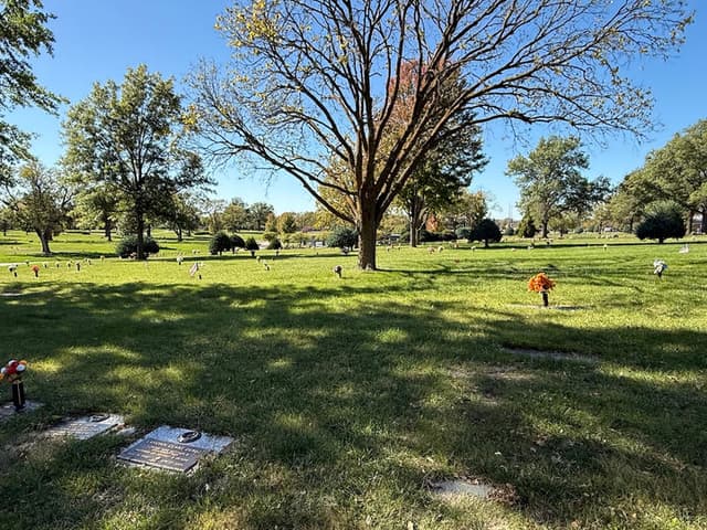 Single Grave for Sale - Lincoln Memorial Cemetery (1 Spot, Section O, Lot 147, Space 6): CB-900045