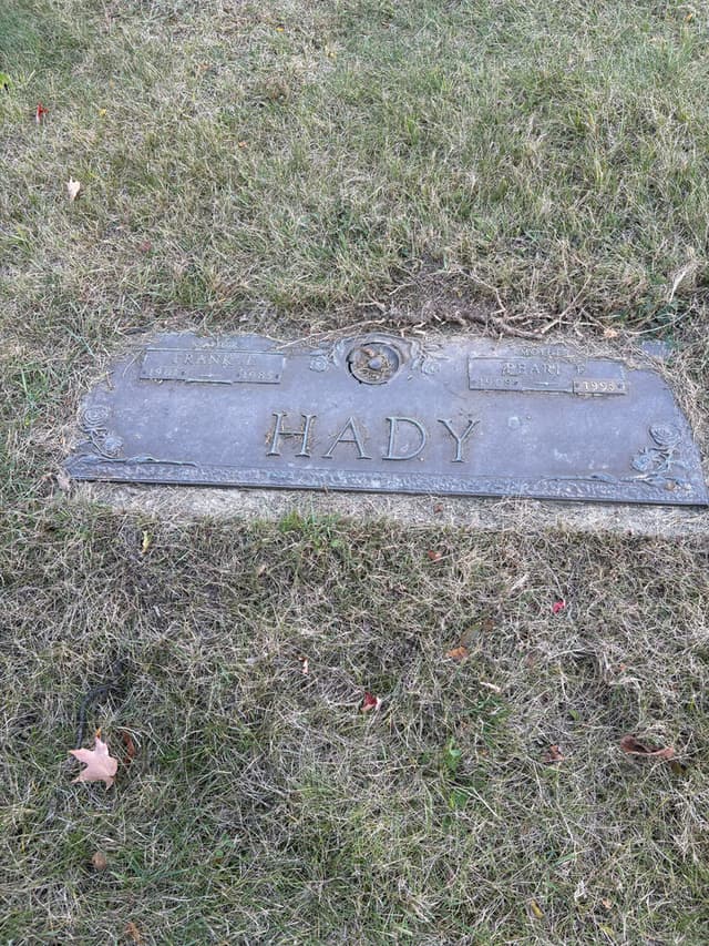 Single Grave for Sale - Wisconsin Memorial Park Inc. - Brookfield (1 Spot, Lot 225, Section 28A, Grave #3): CB-900052